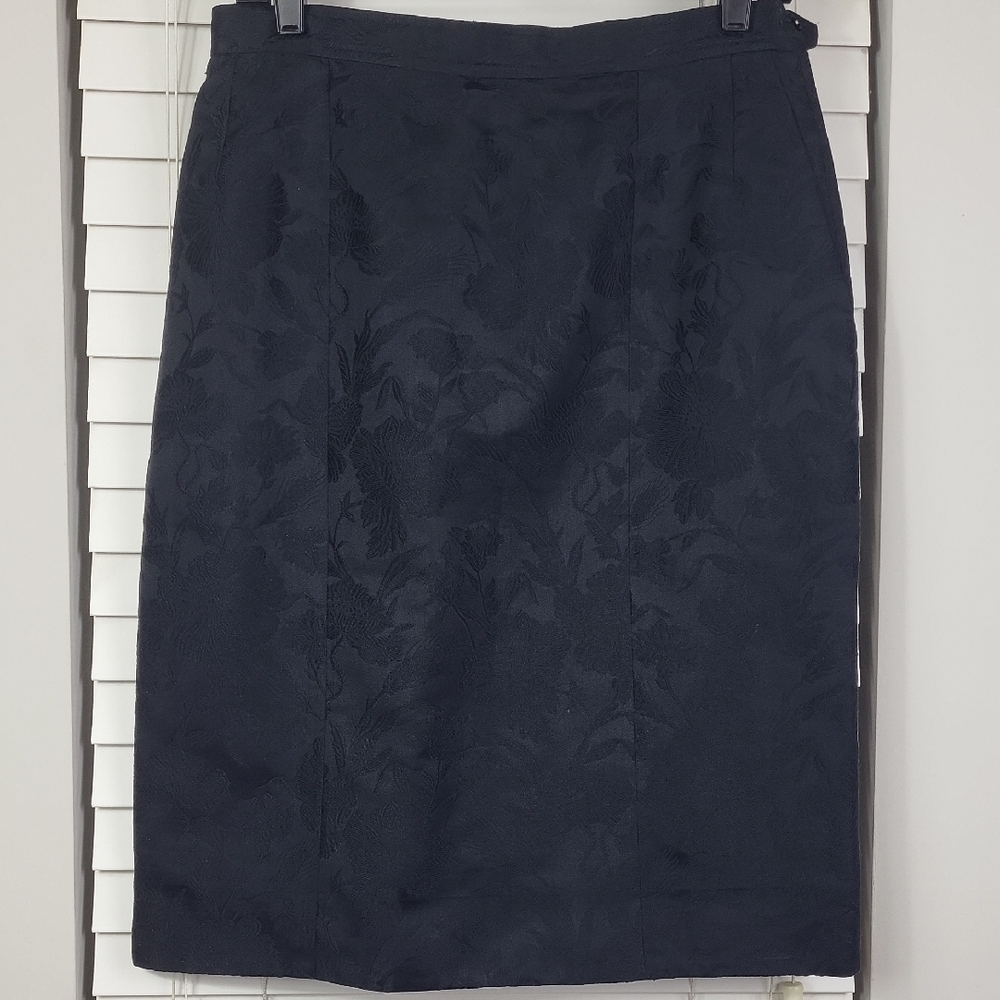 YSL Vintage Classic Black Jacquard Pencil Skirt. Size 6 (equal to 6 US)